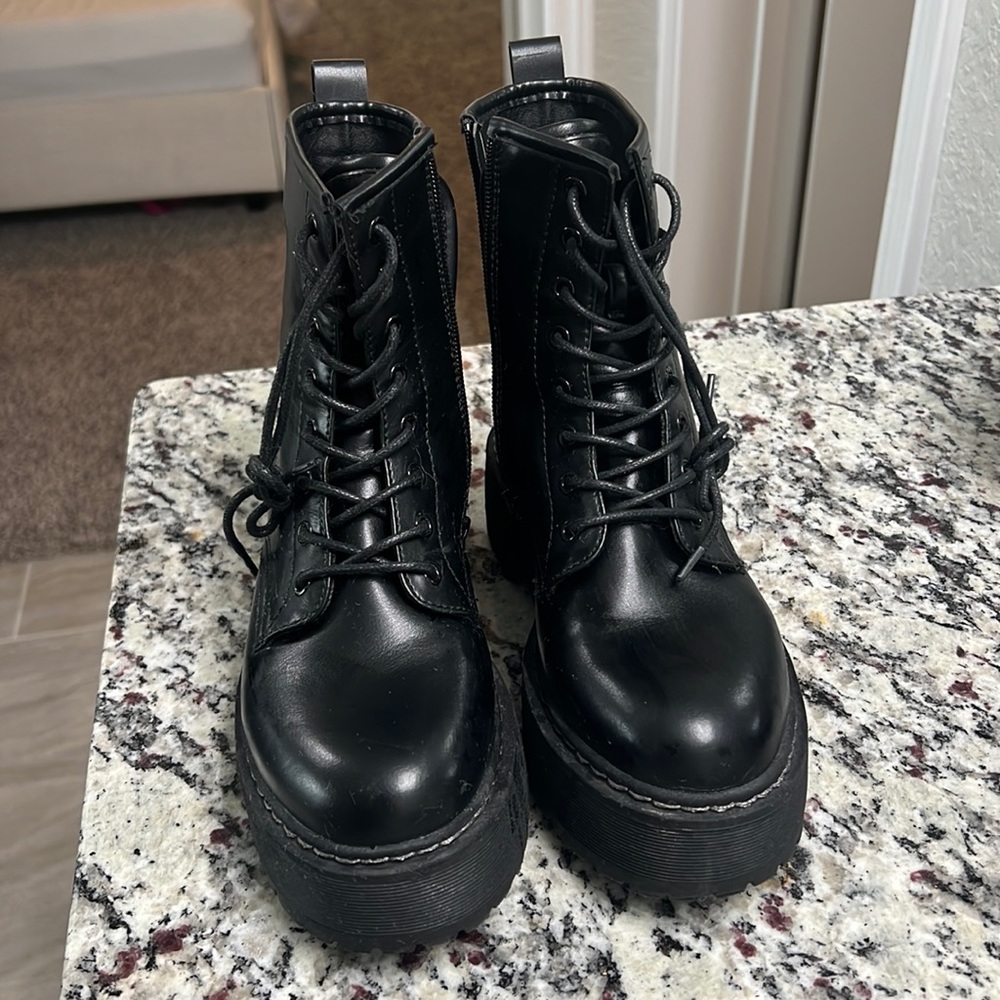 Bettyy Steve Madden Combat Boots